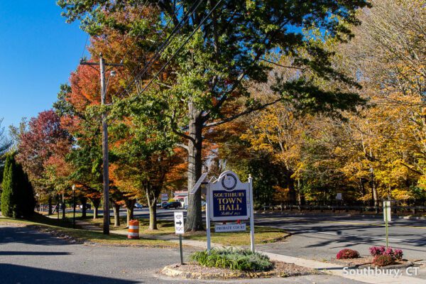 Senior Living Campus Amenities at Pomperaug Woods