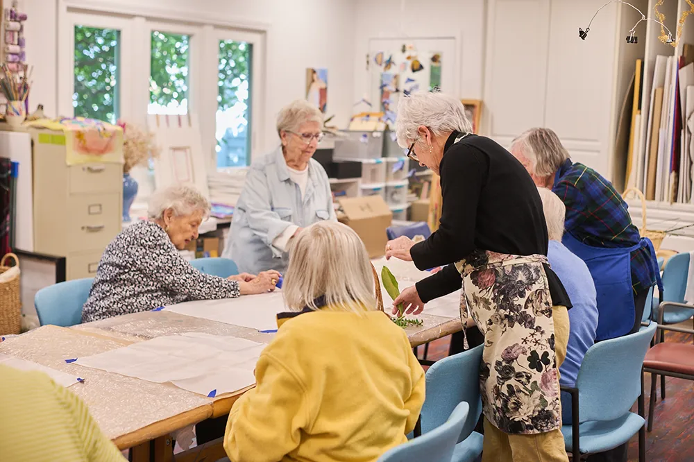 women doing a craft in a crafting class